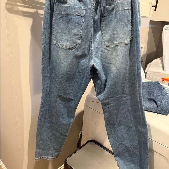 Judy Blue Light Blue Flare Jeans - Picture 2 of 2